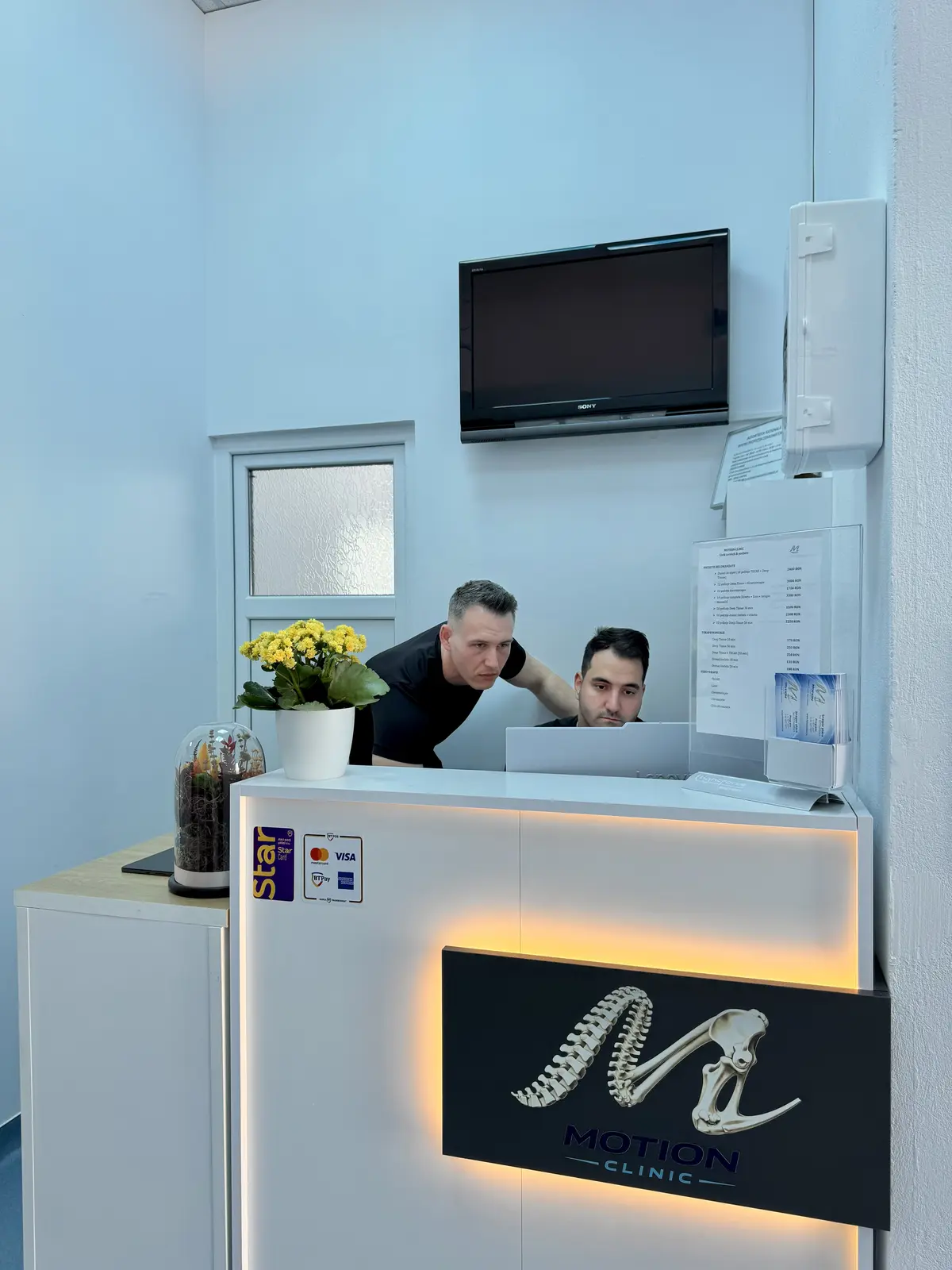Echipa Motion Clinic la recepția clinicii din Snagov Plaza