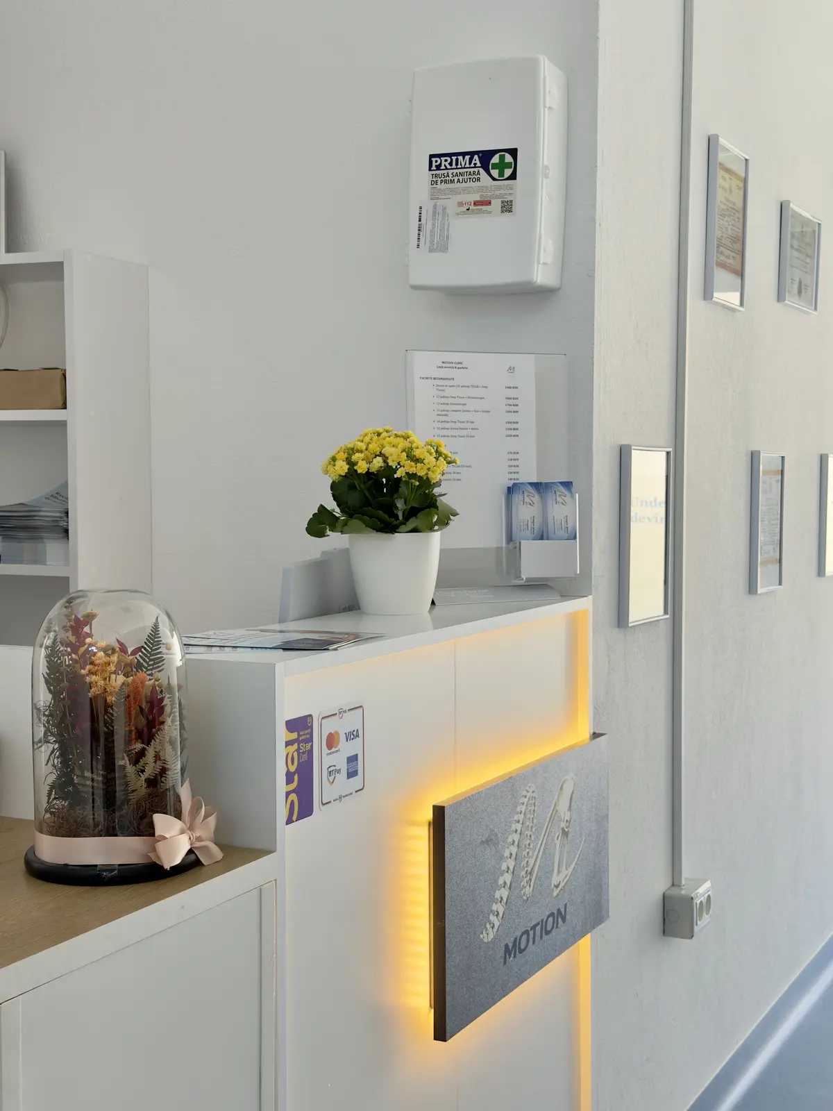 Recepția Motion Clinic pentru programări și orientarea pacienților