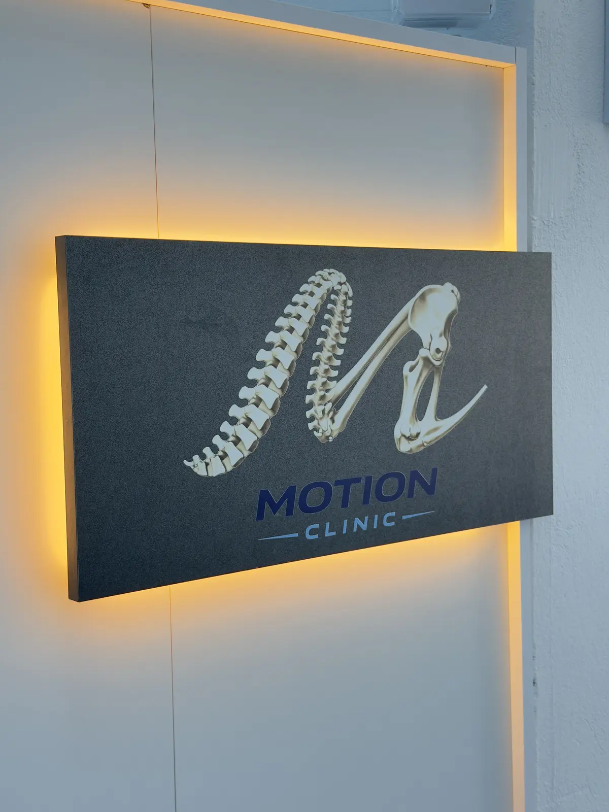 Logo Motion Clinic în zona de recepție Snagov Plaza